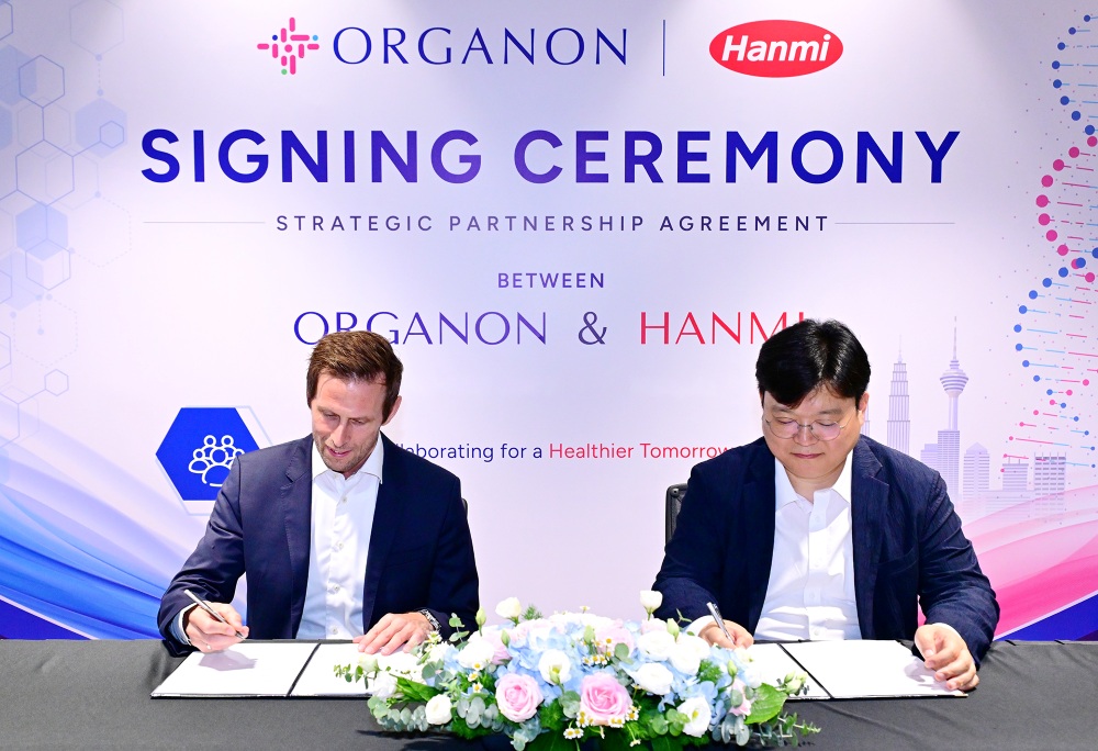 Signing Ceremony with Organon