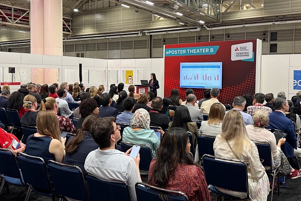 Seon Myeong Lee, Senior Research Scientist at Hanmi’s Future Growth Division, presents key findings on HM17321 during a poster session at ADA 2026.